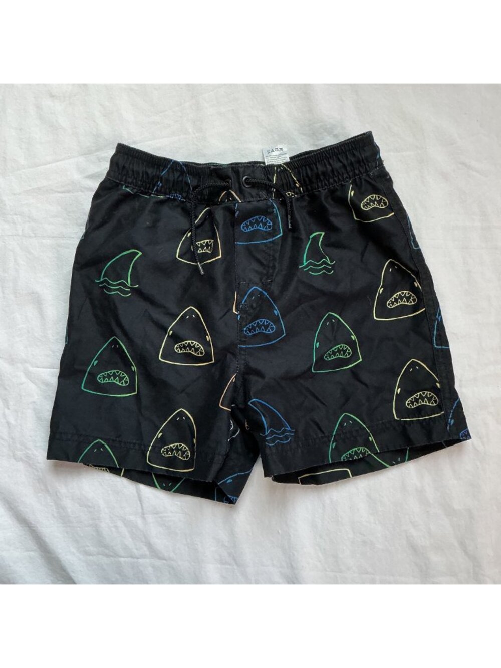 Tea Collection Shark Bite Shortie Swim Trunk Boys Black Size 7 Elastic Waist